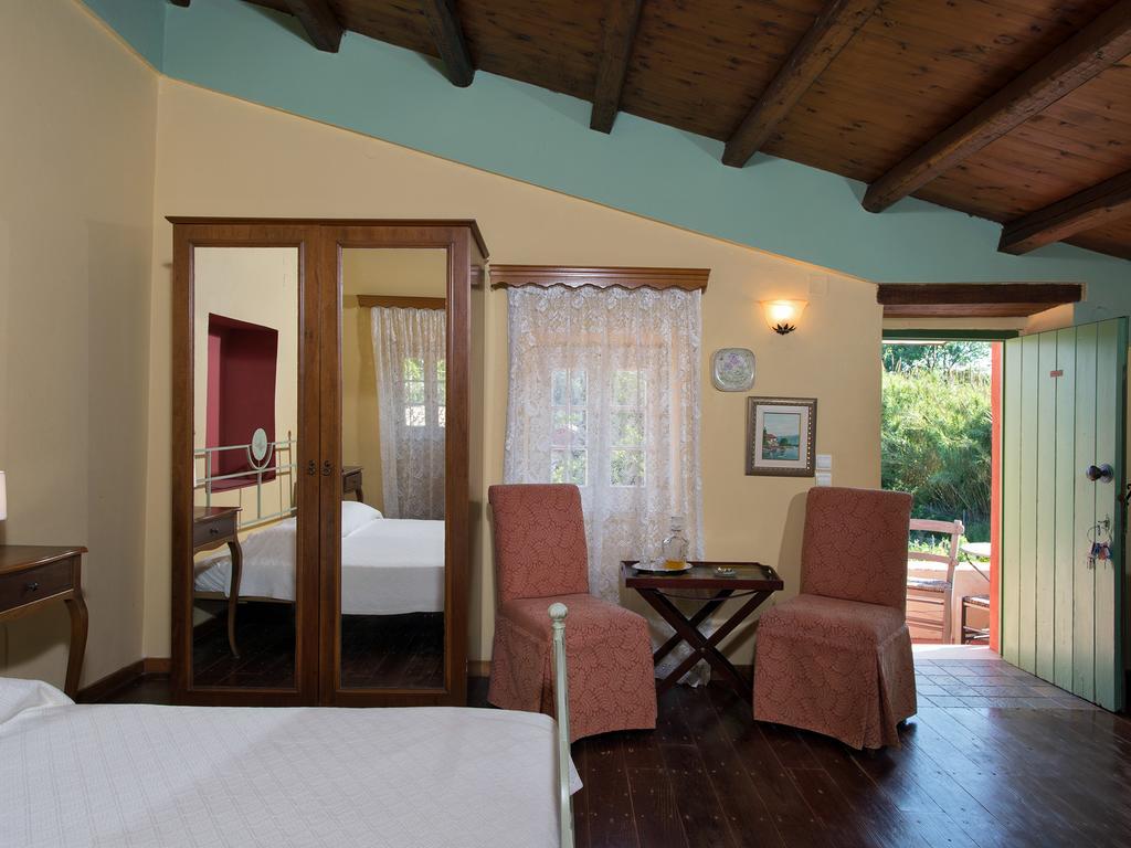 De Loulia Hotel Peroulades (Corfu)