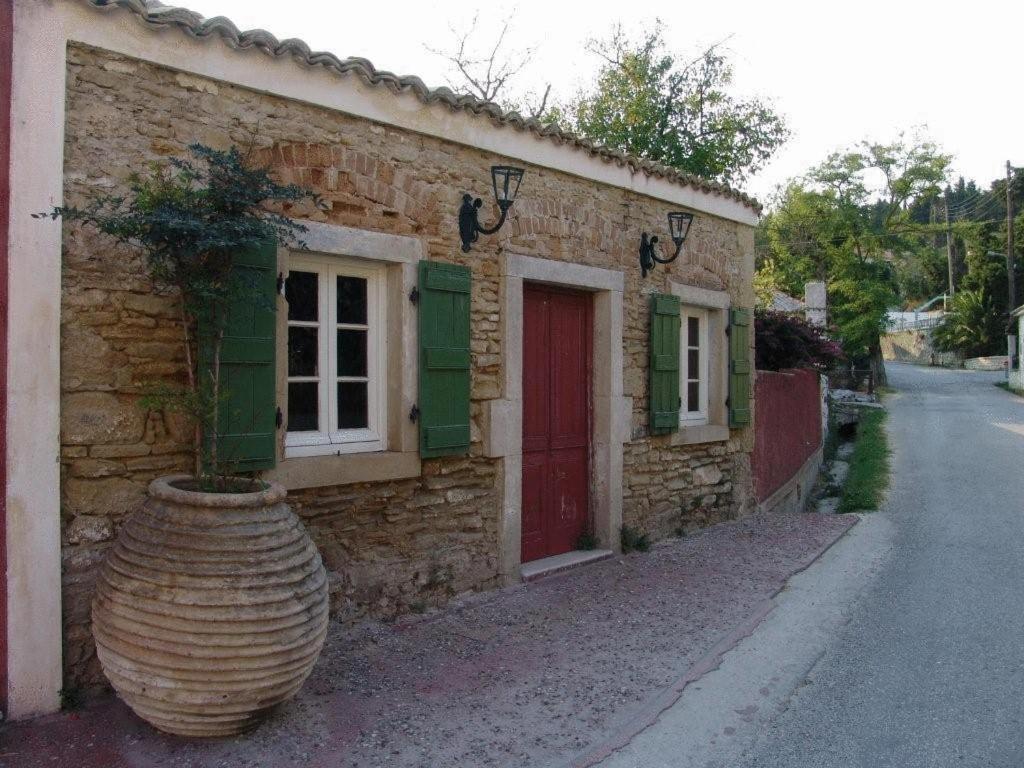 De Loulia