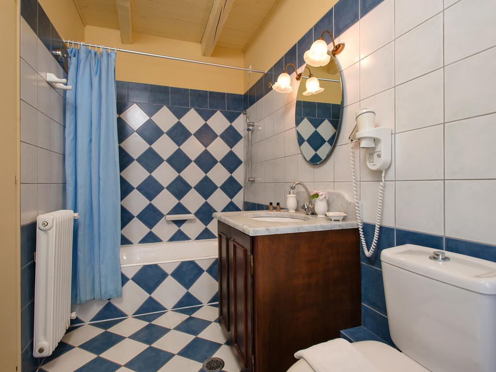 De Loulia Hotel