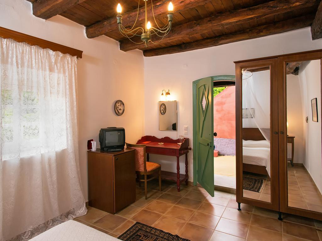 De Loulia Peroulades (Corfu)